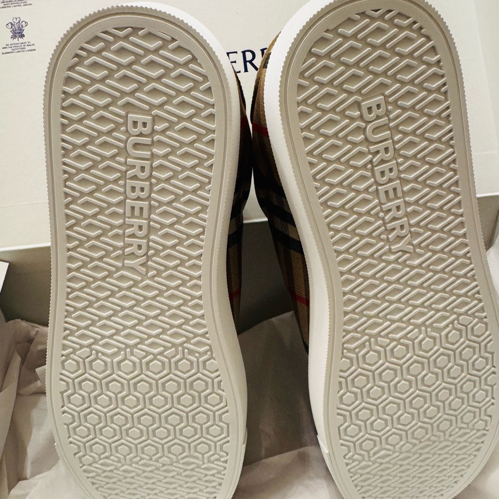 Burberry womens  sneakers - Picture 5 of 6